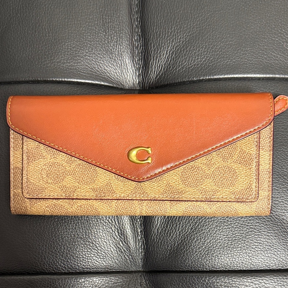 Coach Multi Pockets Wallet EUC